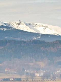Lake Chwil widok na zalew i góry - 9