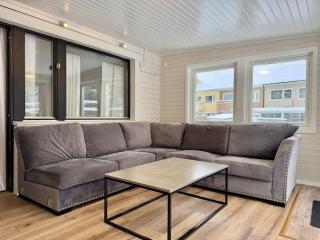 Workers Premium Villa - 5 BR - 10 Beds - Parking - 3