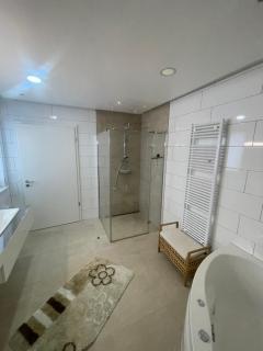 Barriere freie Luxuswohnung mit Garten - 7