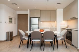 Luxury 2-Bed Retreat with Stunning Creek Views - 1