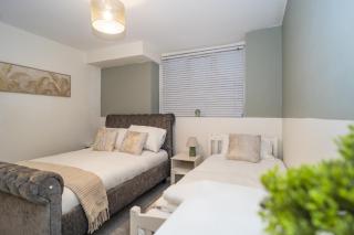 Frant Road Retreat | Private Parking - 4
