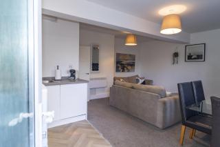 Frant Road Retreat | Private Parking - 8