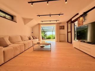 Private Pool Villa - One Group Only - Full Privacy - Garden & BBQ - 4