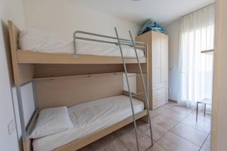 Comfortable family apartment with swimming pool - 3