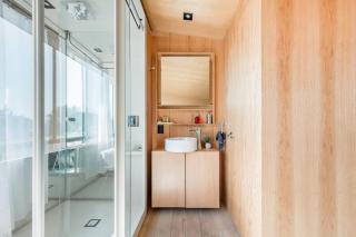 Superior Queen Loft with Living area - 9