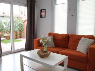 Holiday Home Schönes Ferienhaus in Wervershoof mit Garten- Grill und Terrasse by Interhome - 0