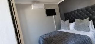 Ziyacebisa Group Apartments - Durban - 6
