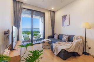 Modern 3BR River View Apartment Lumiere Riverside - 0