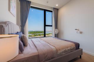 Modern 3BR River View Apartment Lumiere Riverside - 2