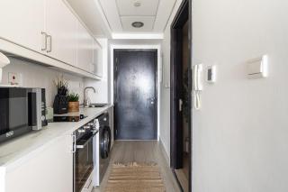 Frank Porter - Goldcrest Views 2 - 6