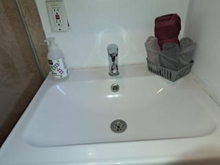 1 bedroom spacious apt in Beverly hills - 5