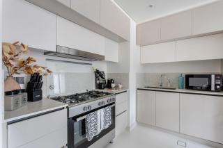 Frank Porter - Marina Vista Podium 3 - Dubai - 2