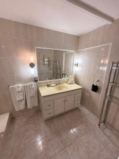 Villa Luminara- Lux Pool, Garden, Retreat & Beach - 3