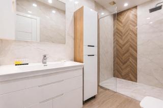 Cozy Apartment On Liberty Square - 6