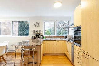 Peaceful Camberwell Home w Parking - 3