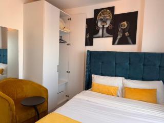 Deep cleaned studio - 6