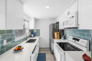 Sun, Sand, and Relaxation! - Aloha Kai #43 - Roelens - 8