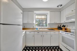Swann Ave 2B Sleeps 6 Walk 2 Bayshore & Hyde Park - 3