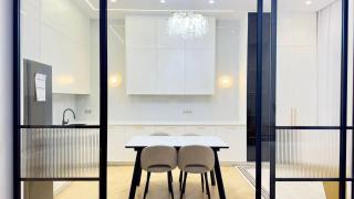 Stylish, modern 2-room apartment in the very center of the city 70 - 1