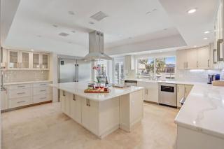 Solara: Waterfront Estate, Pool, Dock, Private Guest Suite - 6