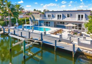 Solara: Waterfront Estate, Pool, Dock, Private Guest Suite - 4