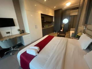 Hotel Nova Suites - Luxurious Stay In Noida - 3