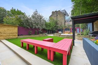 Large Delightful Basement Studio at Nightingale Suites - 8