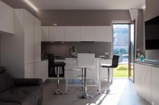 Aurora Light Suite - New 2026 - Private Gardens - Pool - Parking - 7