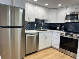 Ilikai Tower 1936 - 7