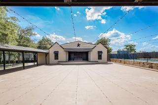 Bentwood Texas Suite 4 - 1