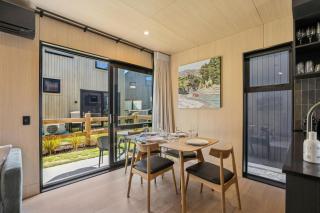 Cosy Peak Retreat with Remarkable Mountain View - 6