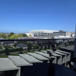 Central 1BR Apartment with City Comfort - 6