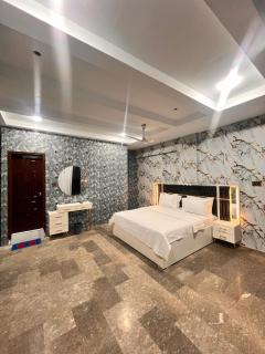 Guest House Near Agha Khan - 3