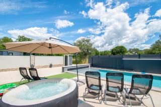 Villa Marsel with Pool & Jacuzzi by Istrabook - 7