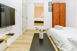 Top location Nachlat Binyamin large apt - 4