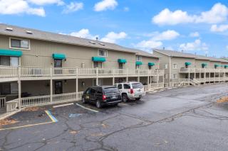 Central Location, Unlimited Indoor & Outdoor Fun - 9