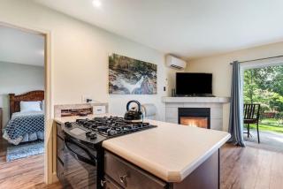 Ground floor Condo near downtown and river - 9