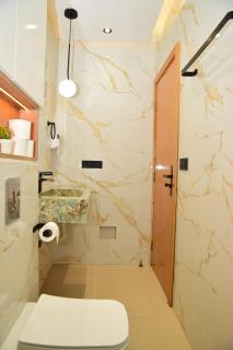 Stylish & Cozy Apartment with Modern Design - 6