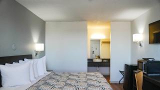 Motel 6-Rolla, MO - 3