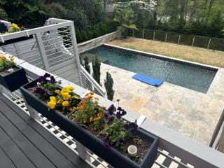 Luxe Modern 4 bdrm45bath w Private poolSleeps 8 - 6