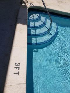 Queens Lodge Motel - 8