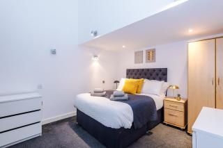 Modern 2BR Flat for 4 Manchester Full Kitchen - 8