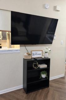 Modern Comfort Stay ,Relax and Recharge - 7