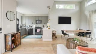 Private Pool Firepit Patio Steps to East Austin Dining Music Art Murals - 5