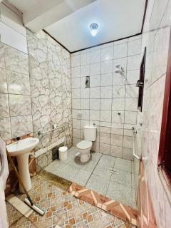 Quarto amplo em lindo condomínio, piscina e lazer - 2