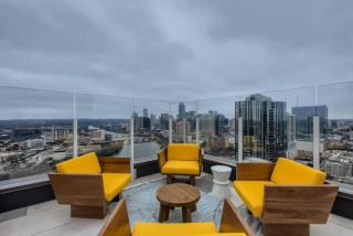 21st FL 2BD Condo-Rainey St-Best views - 9