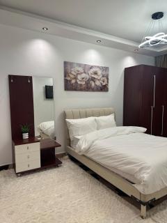 Brand new luxury master bedroom in Cairo - 5