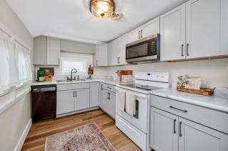 Prime Ames Location 2BR 1BA Near ISU - 9