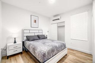 Stylish Suite Near Bathhouse & Downtown! Suite 202 - 4