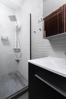 Zora's apartment - 6